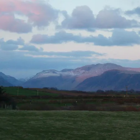 Ideally Located Cumbrian With Stunning Views شقة