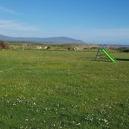 Ideally Located Cumbrian With Stunning Views شقة